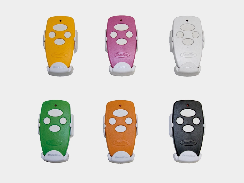 Пульт TRANSMITTER 4-COLOR для дистанционного управления четырьмя автоматическими устройствами.