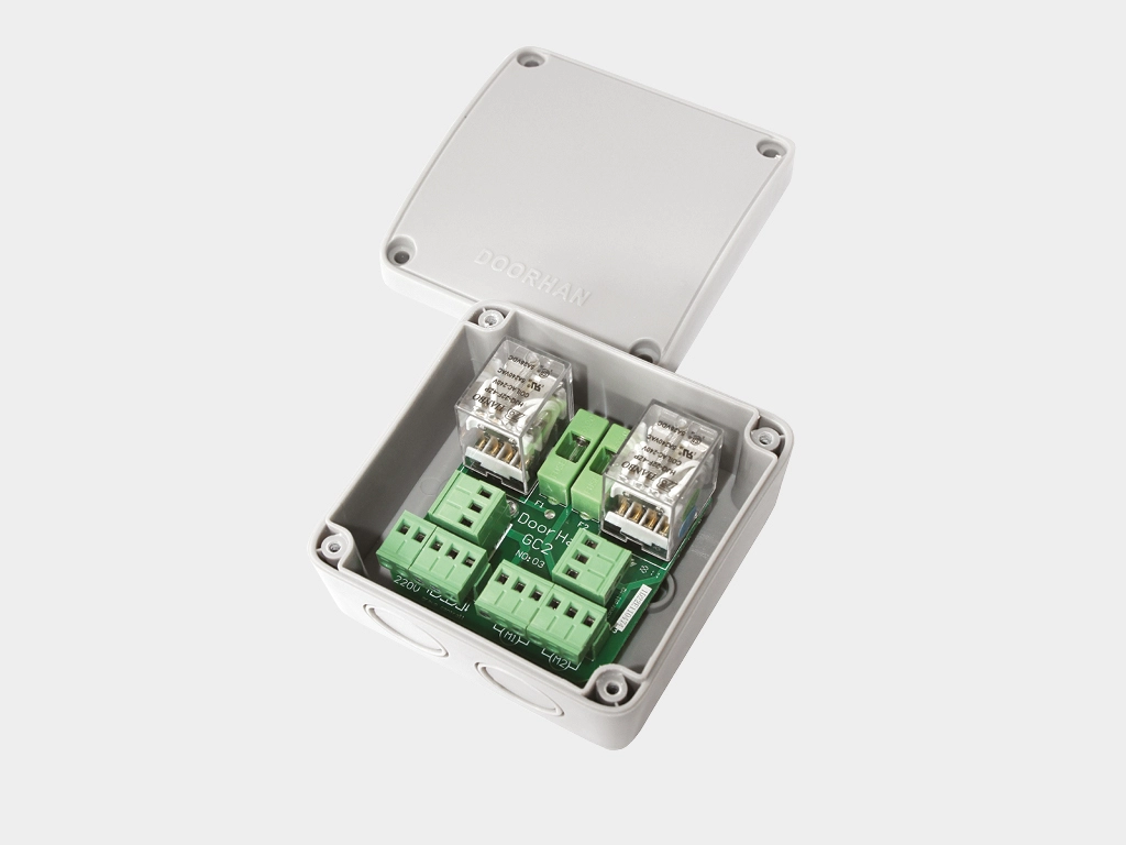 Блок группового управления серии gc2-gc4. Блок серии серии gc2 для управления двумя приводами с одного выключателя; блок серии gc4 — для управления четырьмя приводами.